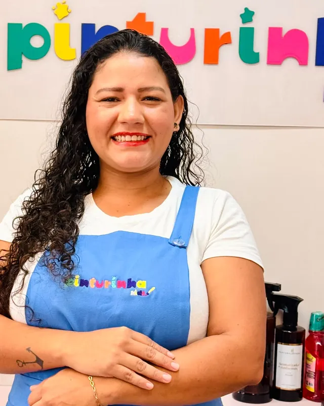 Winny, vendedora da Pinturinha Kids